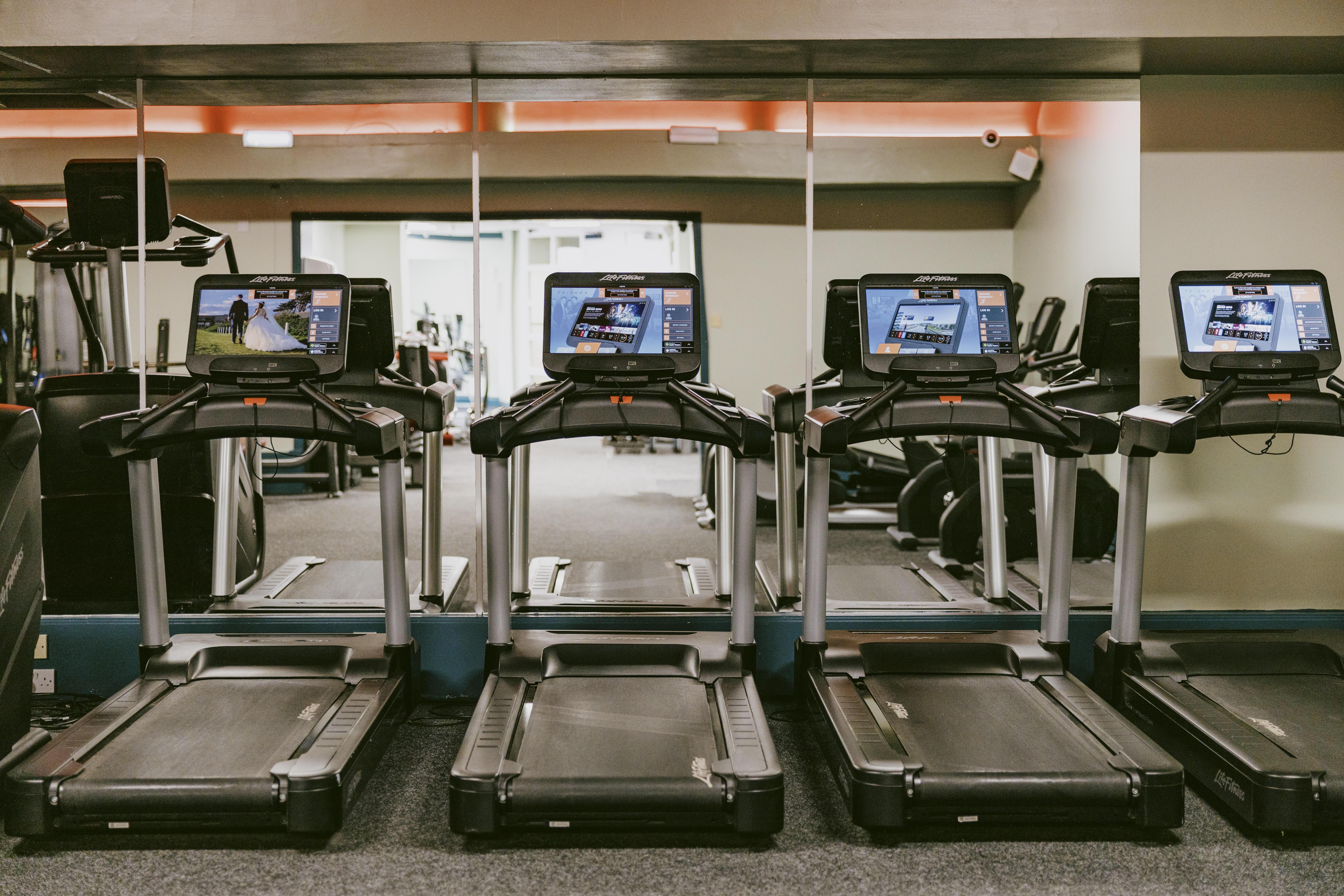 Marine Troon Exterior foto Treadmills in a gym