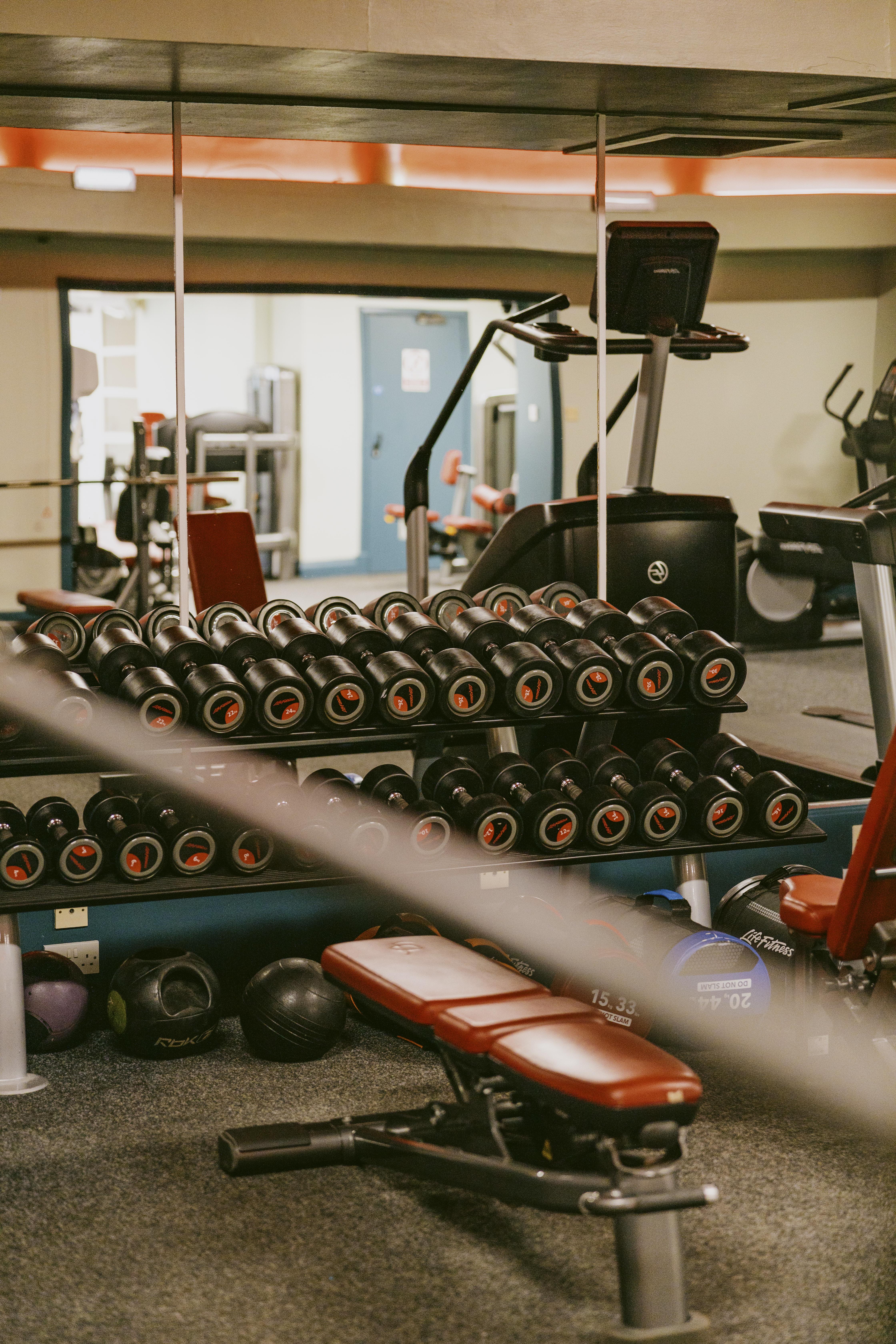 Marine Troon Exterior foto Dumbbells in a gym