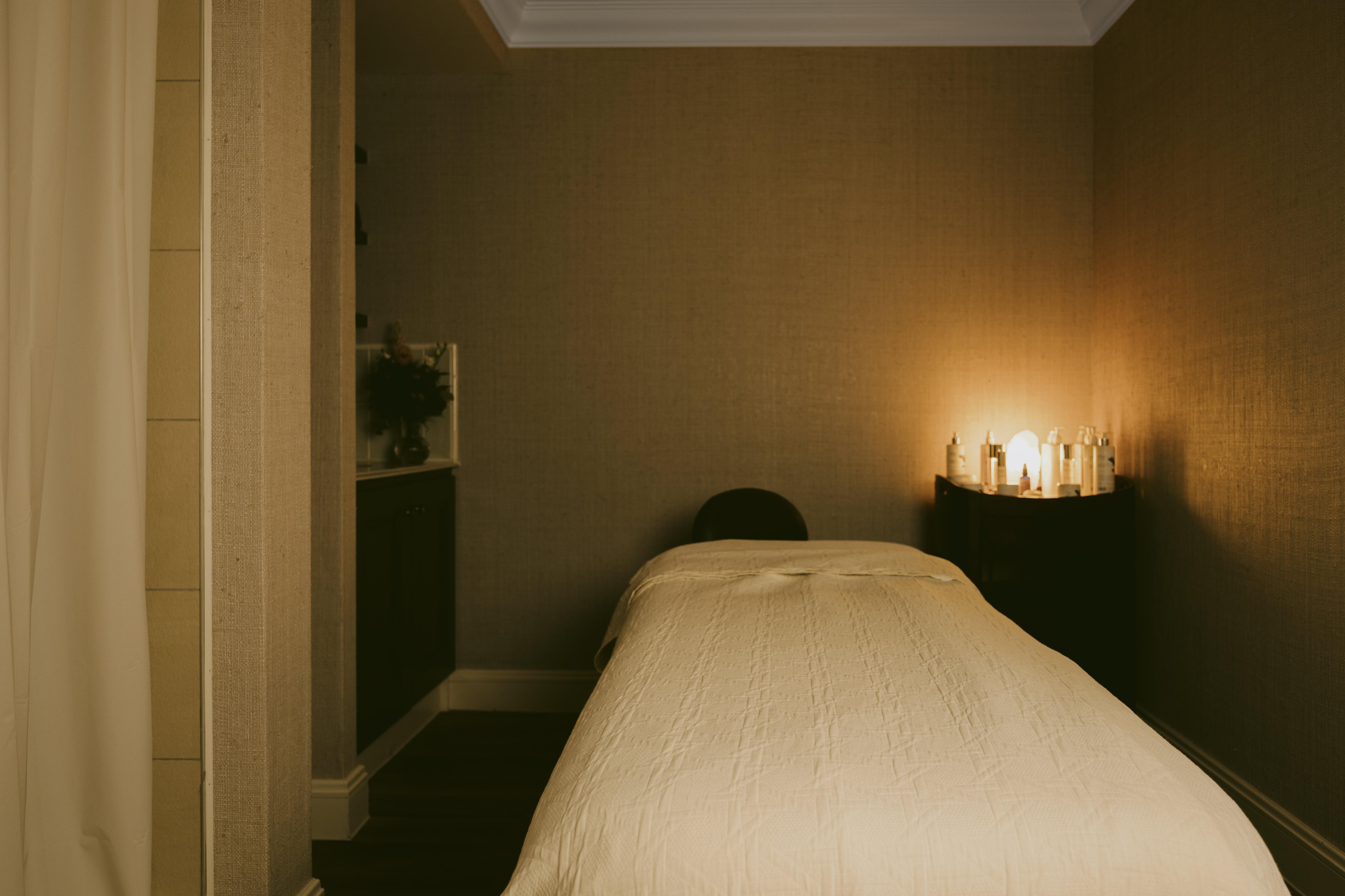 Marine Troon Exterior foto A massage table