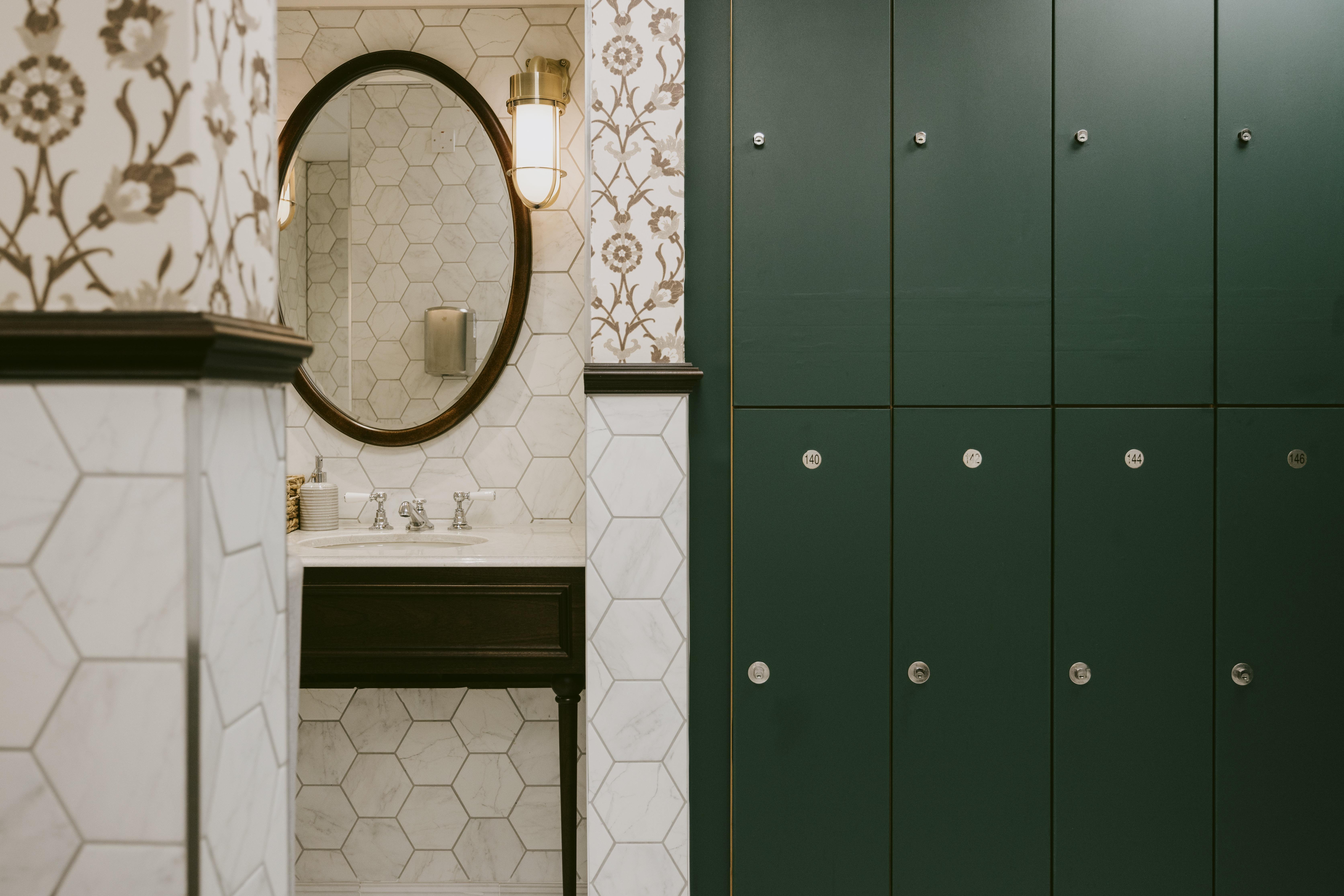 Marine Troon Exterior foto The locker room at the spa