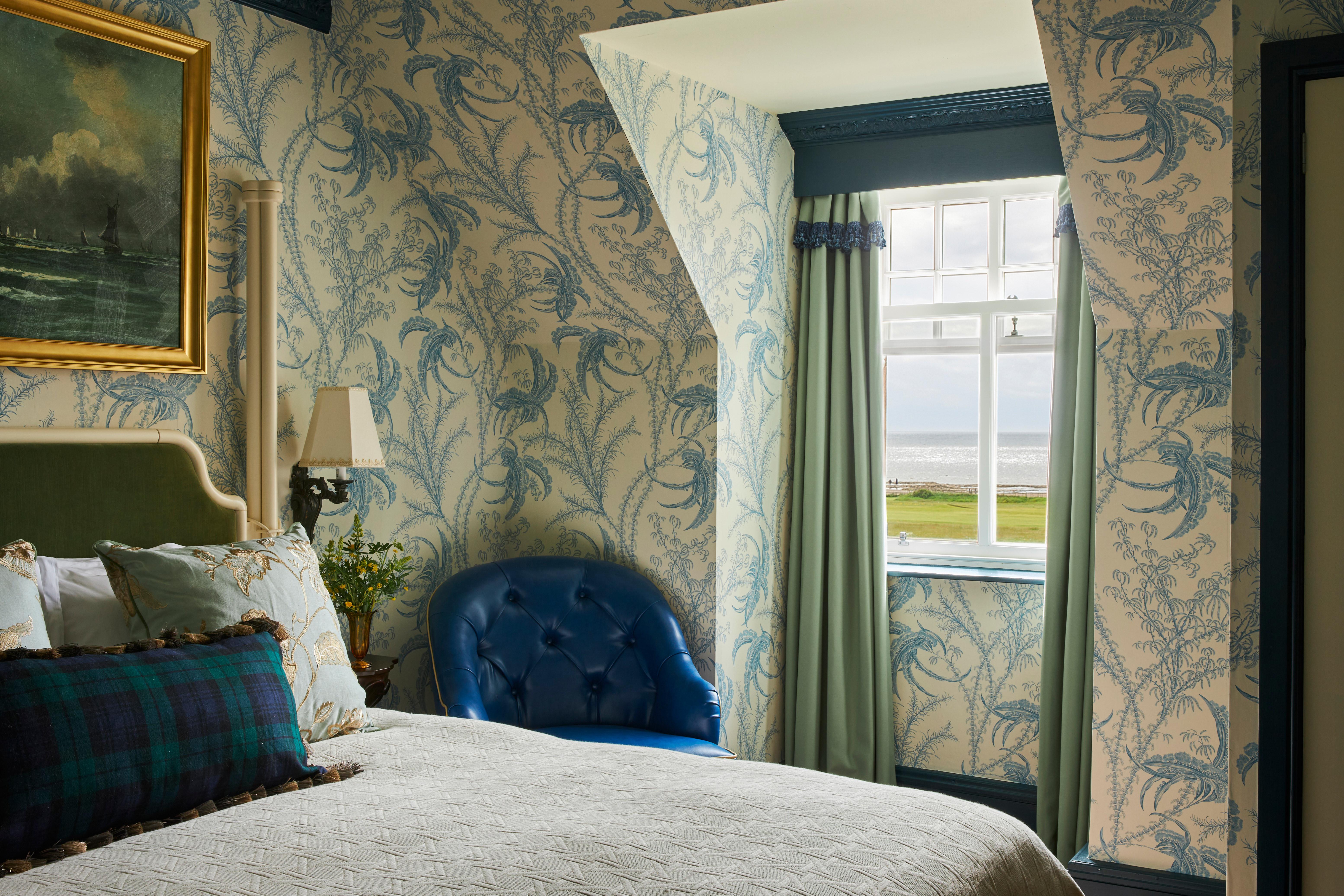 Marine Troon Exterior foto A guest room at the inn
