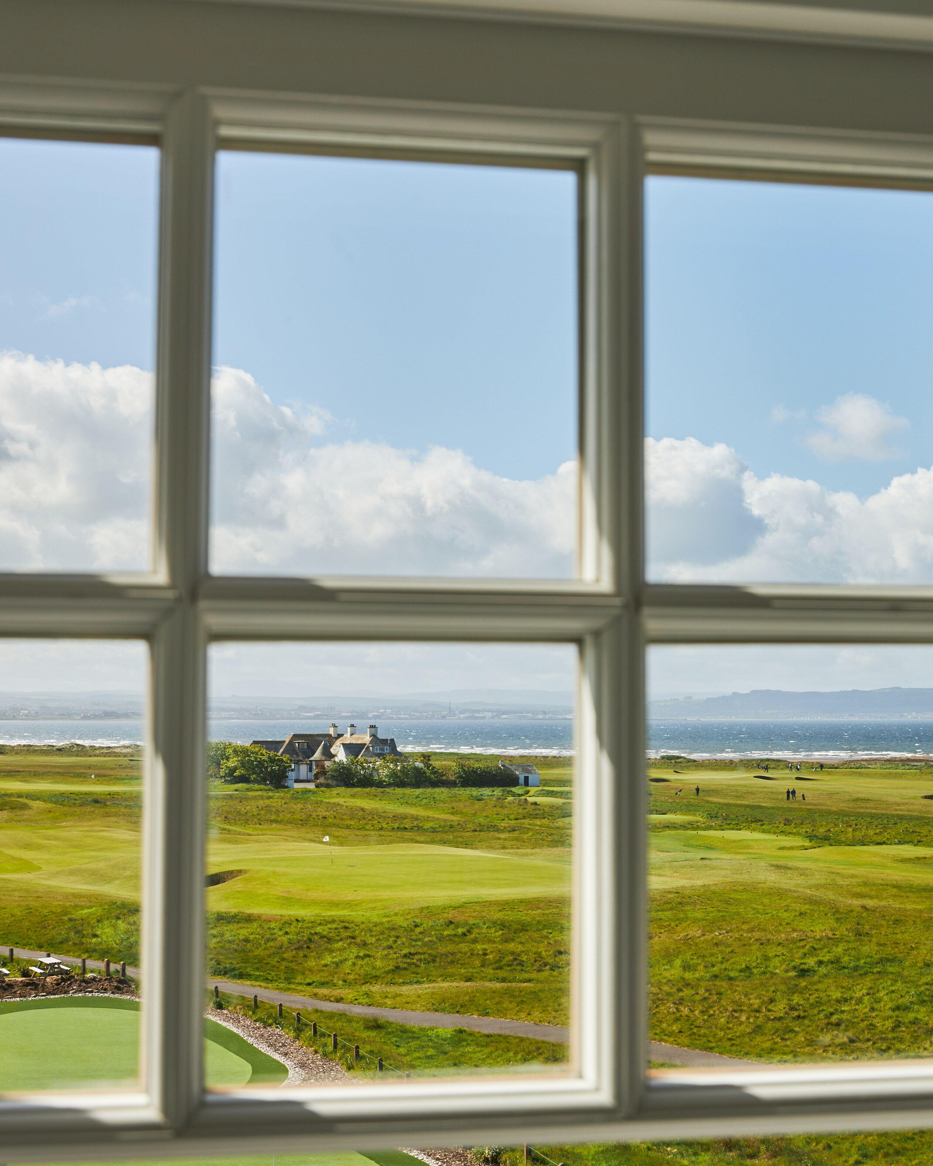 Marine Troon Exterior foto View of the golf course from the hotel