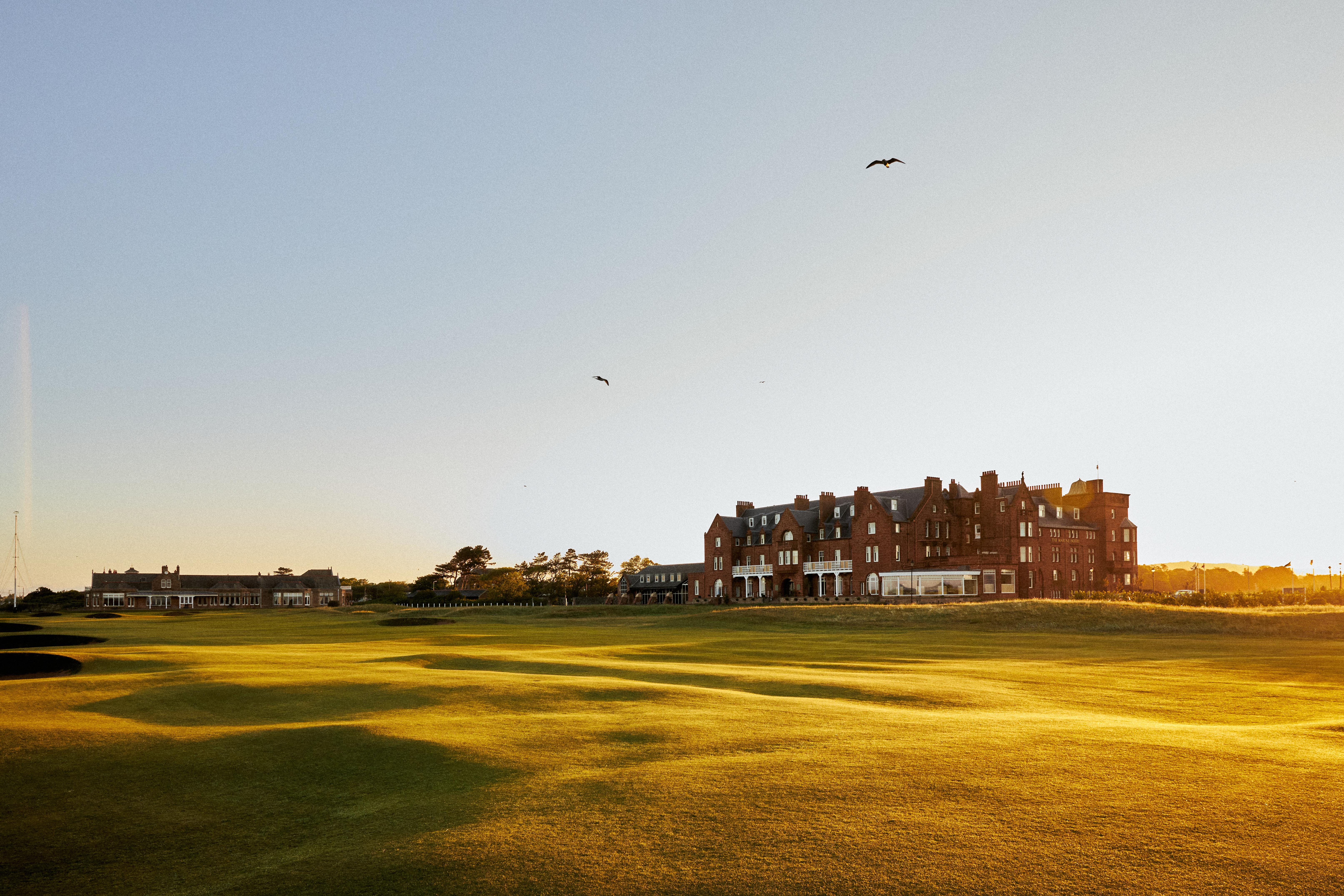 Marine Troon Exterior foto The Old Course at sunset